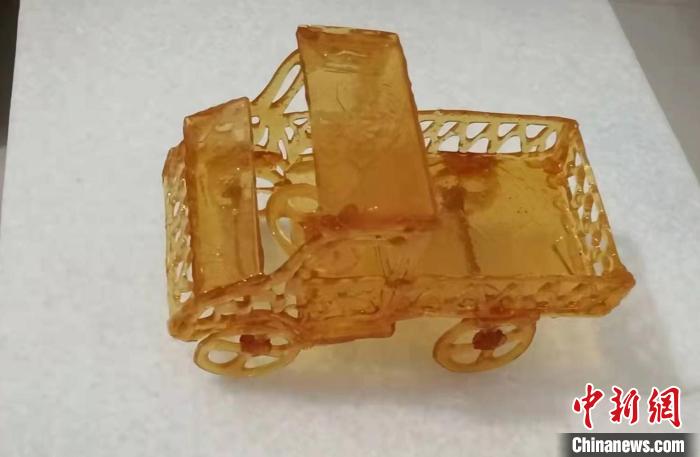龔保新自己研究、設(shè)計(jì)做出的立體車?！∈茉L者 供圖