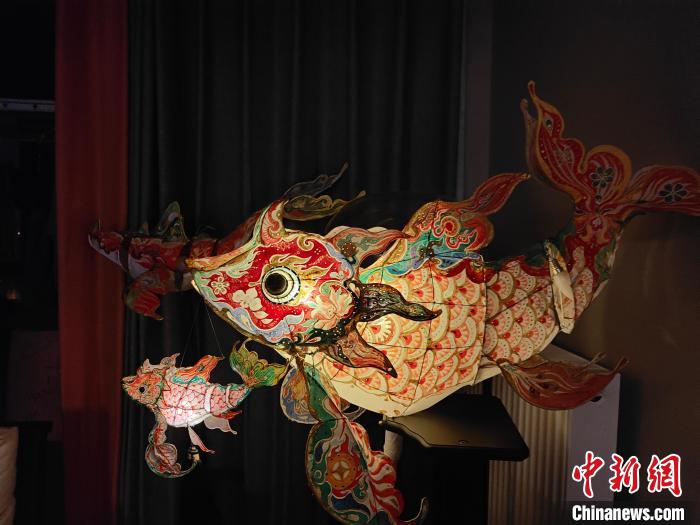 圖為魚(yú)燈?！∈茉L者供圖