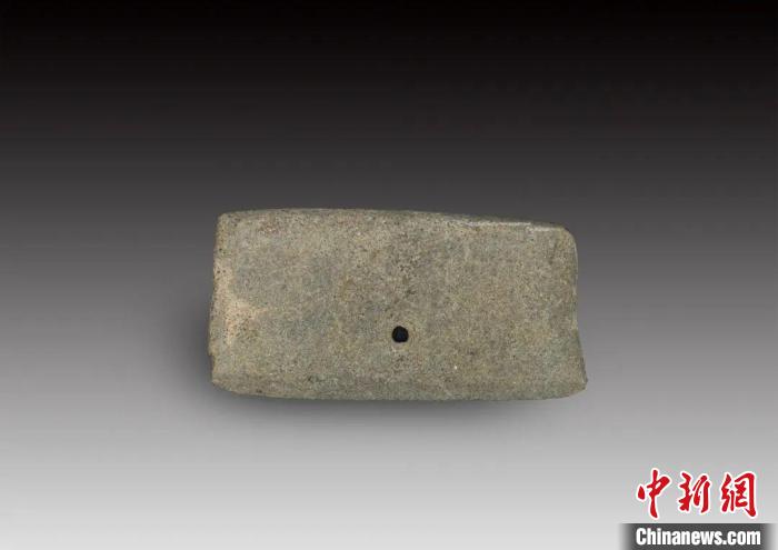在該遺址發(fā)現(xiàn)的石刀?！∩轿魇】脊叛芯吭汗﹫D
