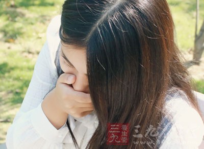 每日早晚、餐后用淡鹽水漱口，以清除口腔病菌