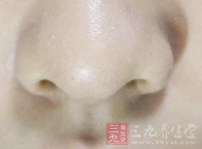 清潔不當(dāng)致使毛孔堵塞，細(xì)菌感染引起
