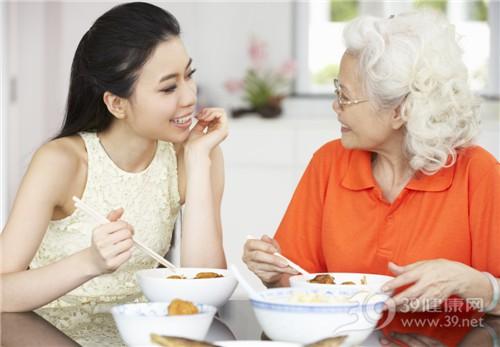 青年 中老年 女 吃飯 母女 親子 聊天 吃東西_18709741_xxl