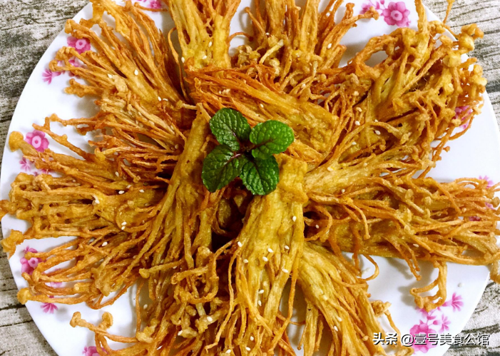 金針菇的美味新吃法，香辣酥脆，鮮香營(yíng)養(yǎng)，不錯(cuò)的居家美食