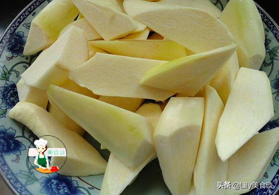 燉豬蹄時(shí)，牢記這“3個(gè)技巧”，豬蹄軟爛鮮香，冬天燉一鍋太饞人