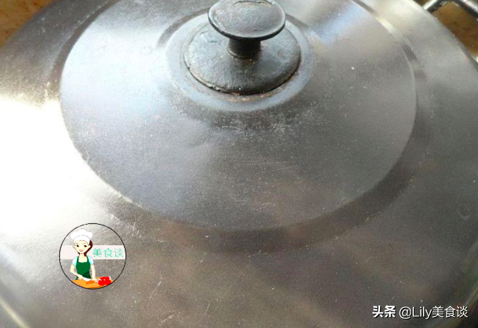 燉豬蹄時(shí)，牢記這“3個(gè)技巧”，豬蹄軟爛鮮香，冬天燉一鍋太饞人