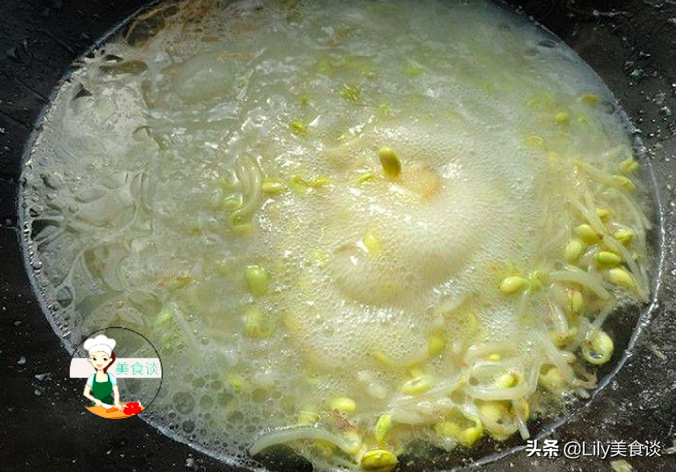 燉豬蹄時(shí)，牢記這“3個(gè)技巧”，豬蹄軟爛鮮香，冬天燉一鍋太饞人