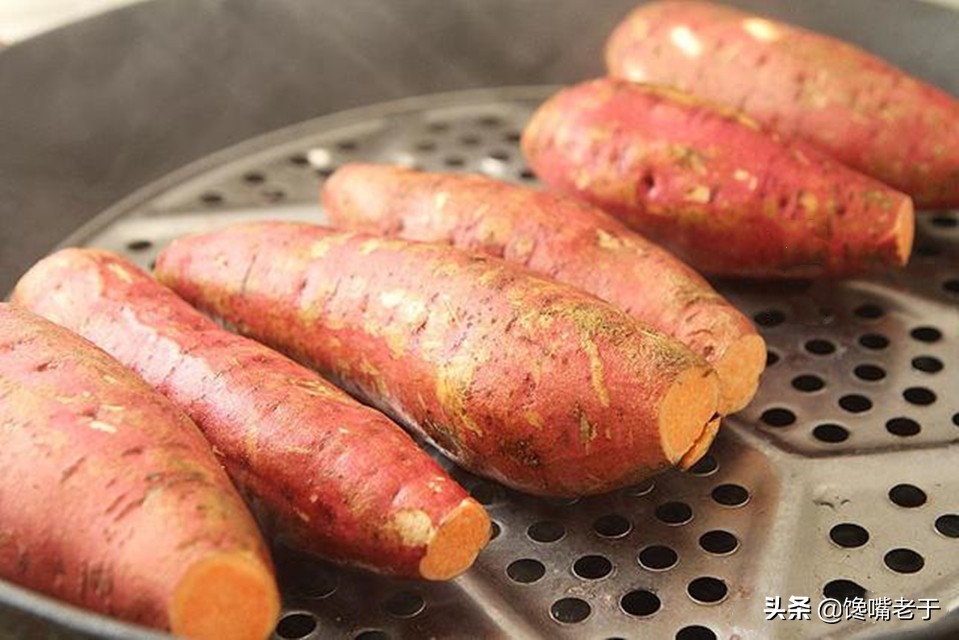 蒸紅薯時(shí)：切記直接上鍋蒸，牢記這3點(diǎn)，紅薯熟得快，味道更香甜