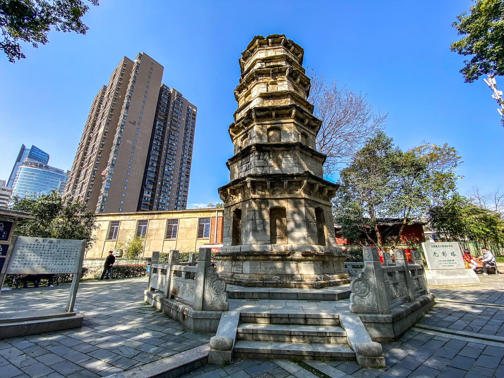 武漢這座古塔相傳是“鎮(zhèn)龍”之物、沒有影子，“江南龍脈”有玄機(jī)