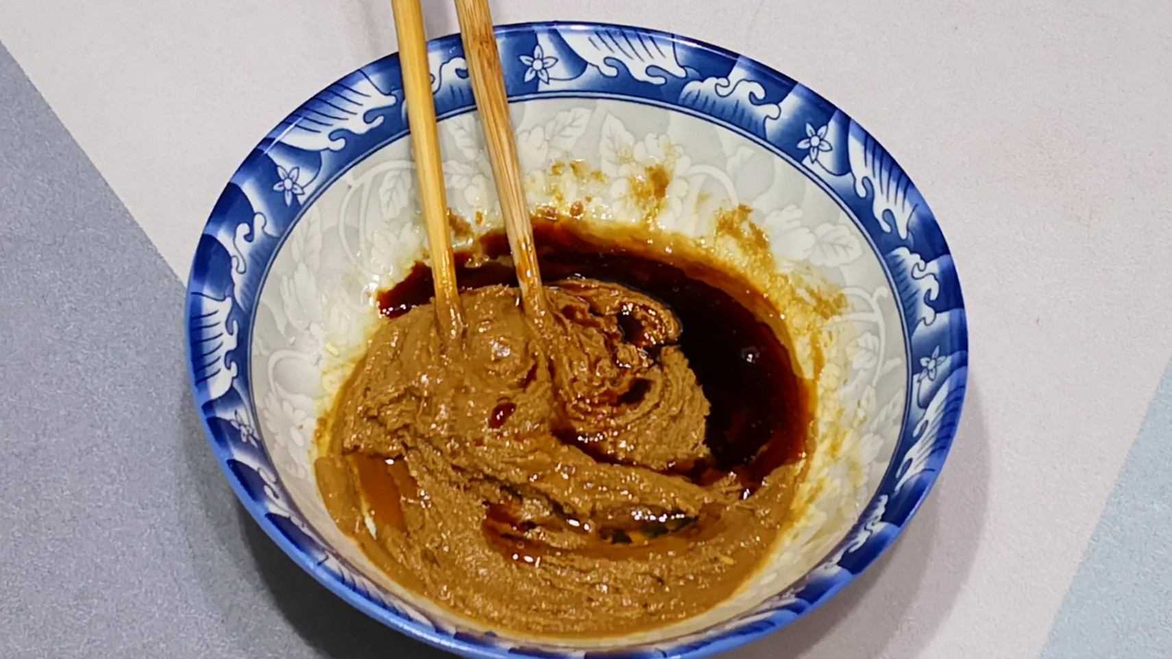 調(diào)芝麻醬時(shí)，牢記“2味料3竅門(mén)”，十幾年的配方，口感順滑又香濃