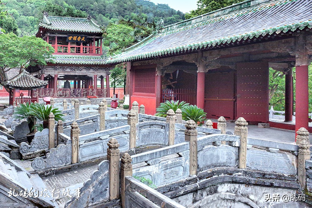 四川這座寺廟被譽(yù)為“深山故宮”罕見明代5噸機(jī)械至今運(yùn)轉(zhuǎn)正常