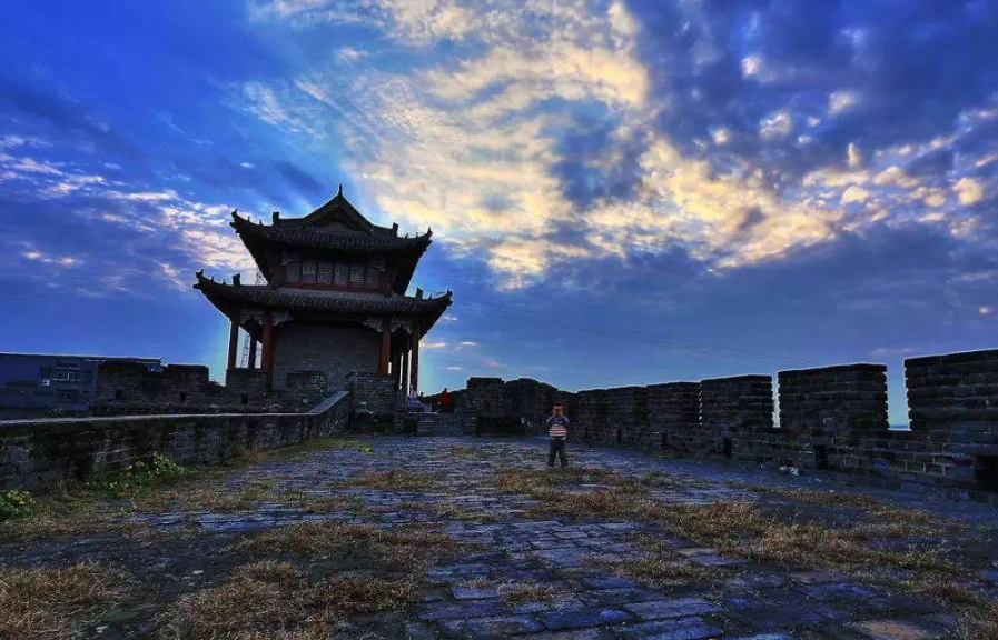 湖北冷門的千年古城，被譽(yù)為“華夏第一城池”，風(fēng)景不輸平遙古城