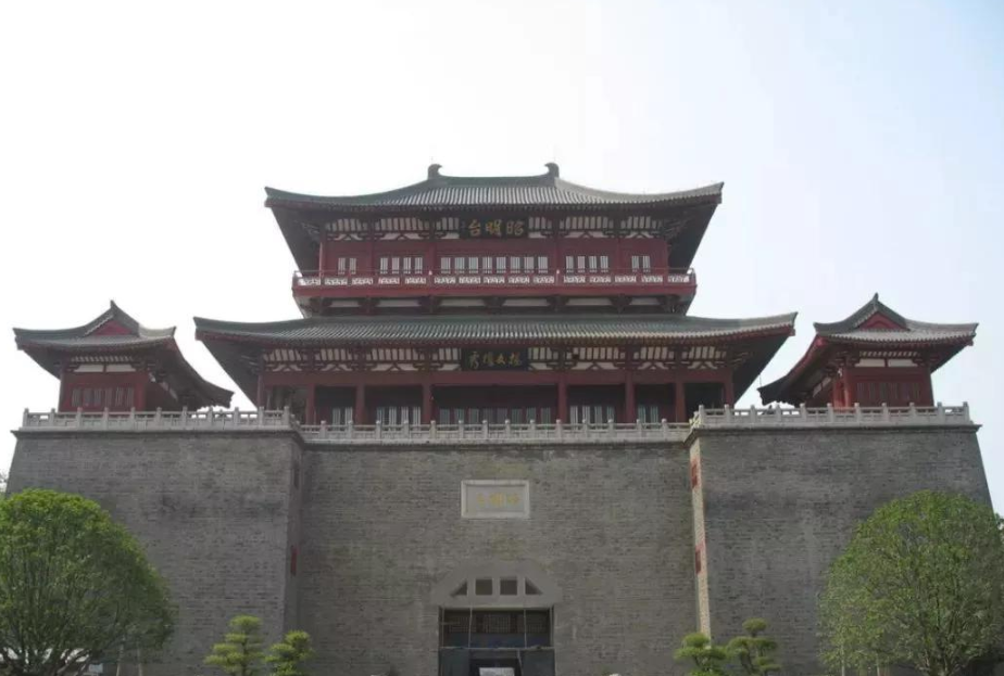 湖北冷門的千年古城，被譽(yù)為“華夏第一城池”，風(fēng)景不輸平遙古城